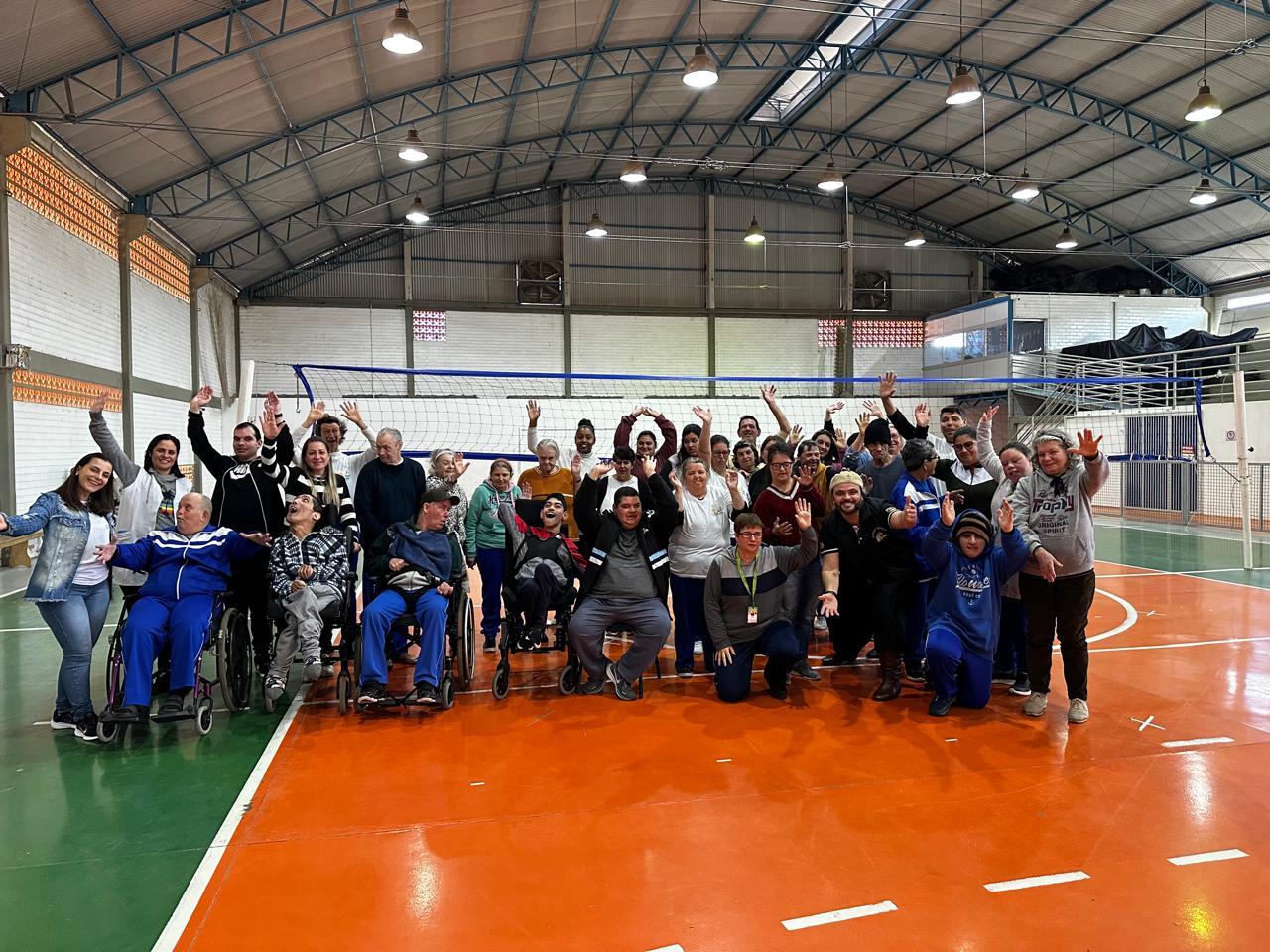 Projeto voluntário leva dança gaúcha para a APAE de Cocal do Sul