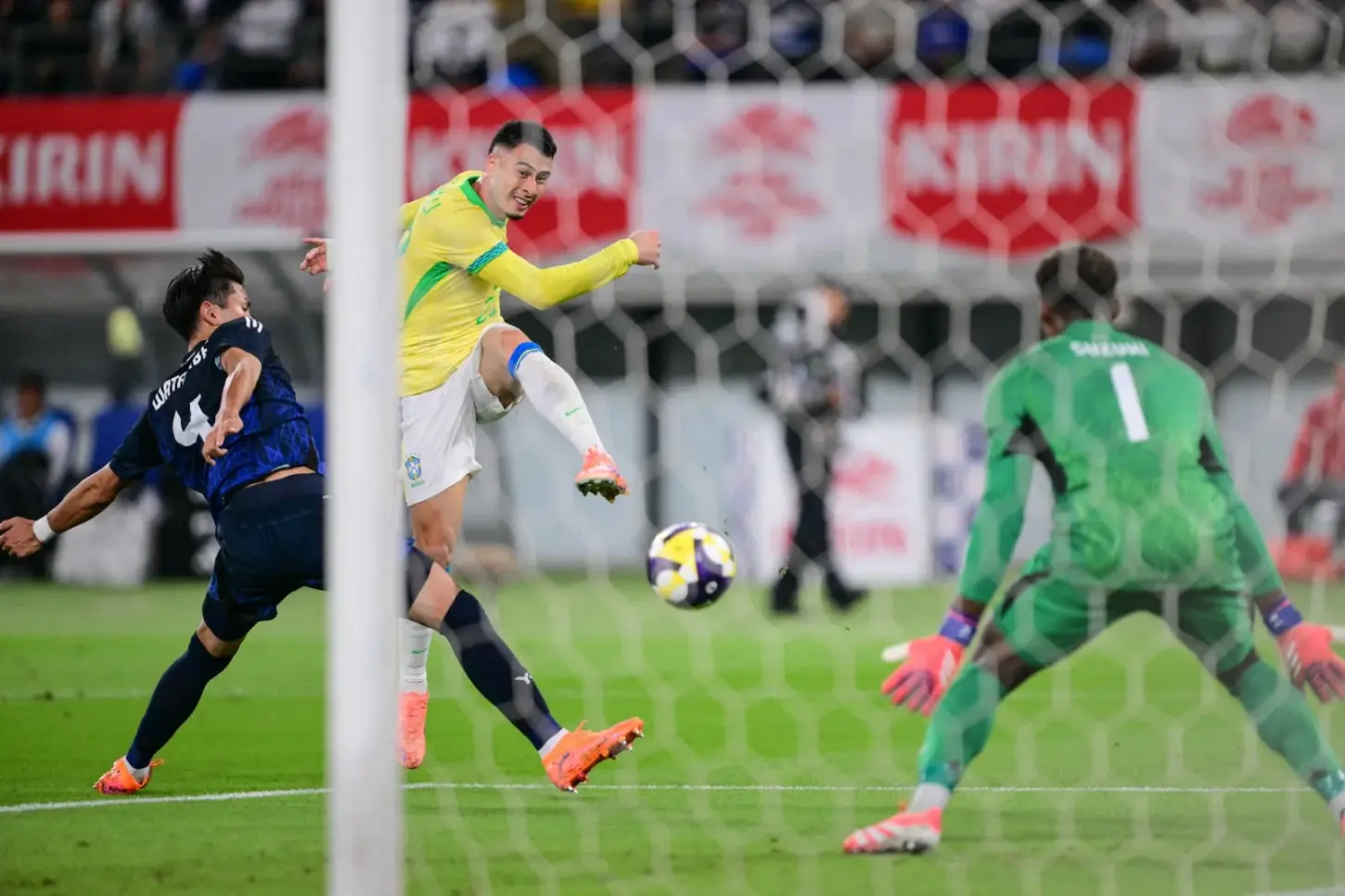 Brasil leva virada e sofre primeira derrota da história para o Japão