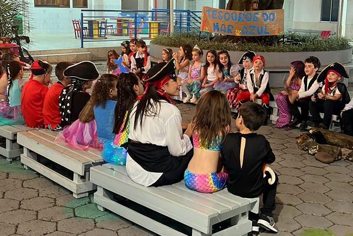 Colégio Unibave realiza terceira edição da “Noite Encantada”