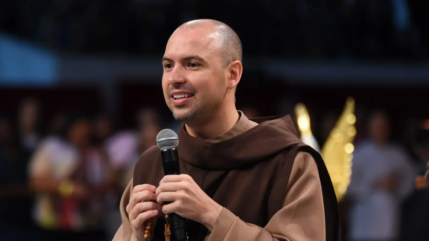 Frei Gilson convoca fiéis a reagirem contra perseguição aos cristãos no Brasil