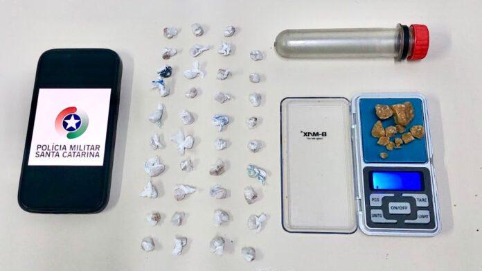 Homem de 26 anos é preso por tráfico de drogas em Cocal do Sul