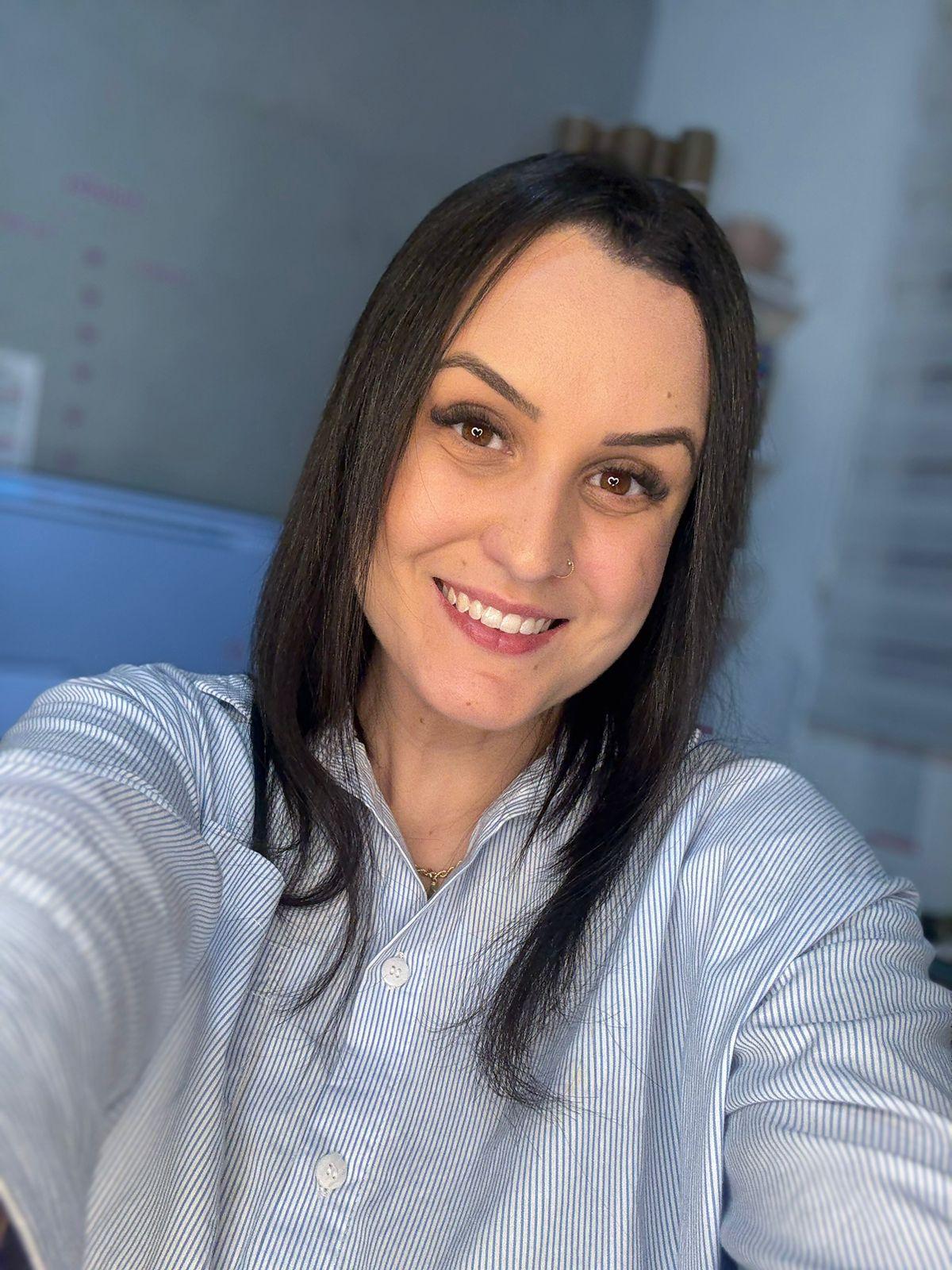 Ana Elisa, mulher, mãe e empreendedora que aprendeu que a força também mora no descanso.