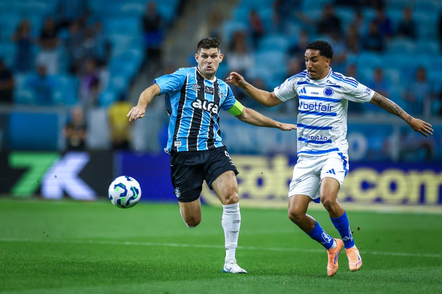 Grêmio perde para o Cruzeiro na Arena e se complica