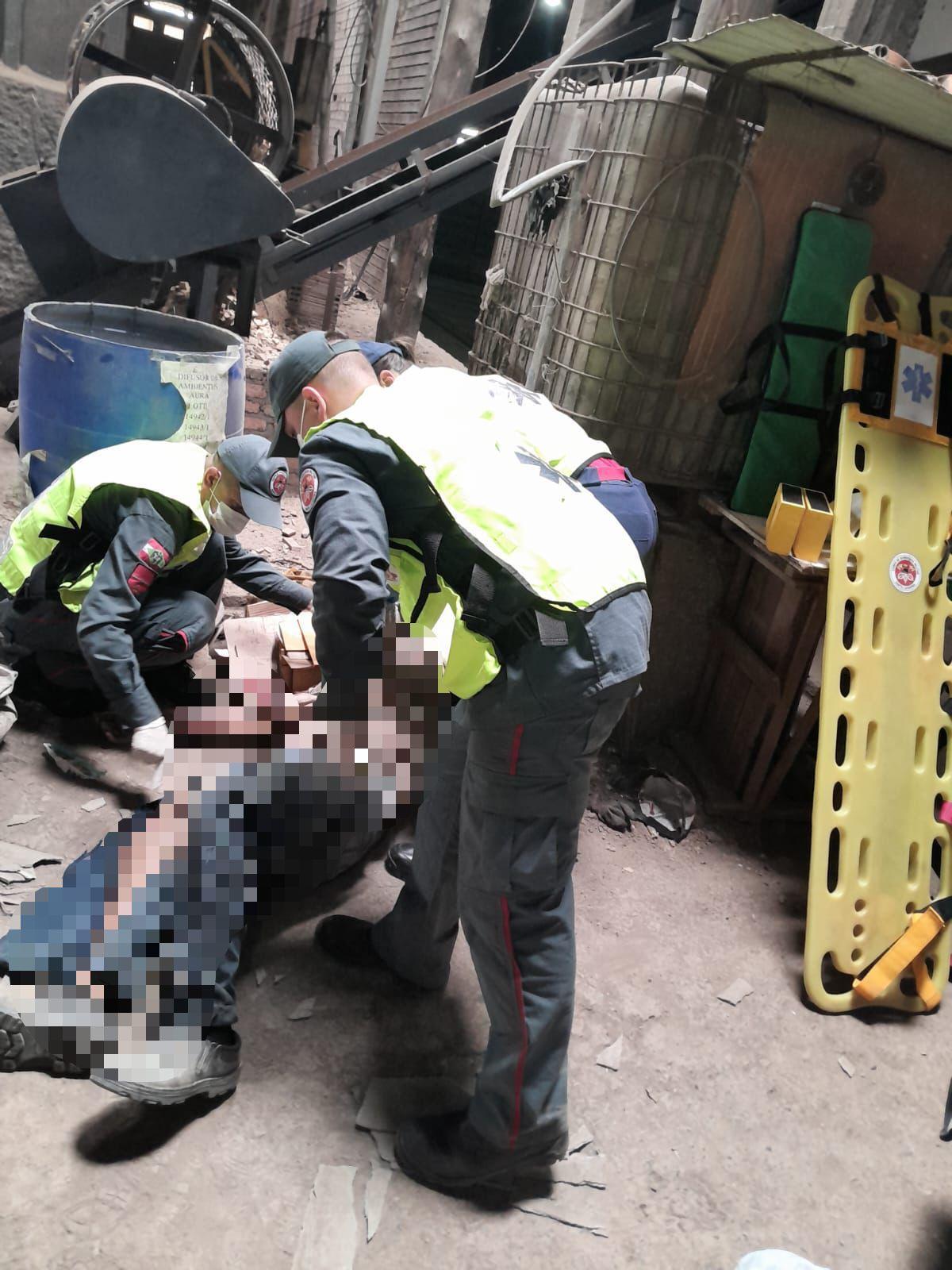 Homem sofre queda de quatro metros em empresa de Morro da Fumaça e é levado ao Hospital São José