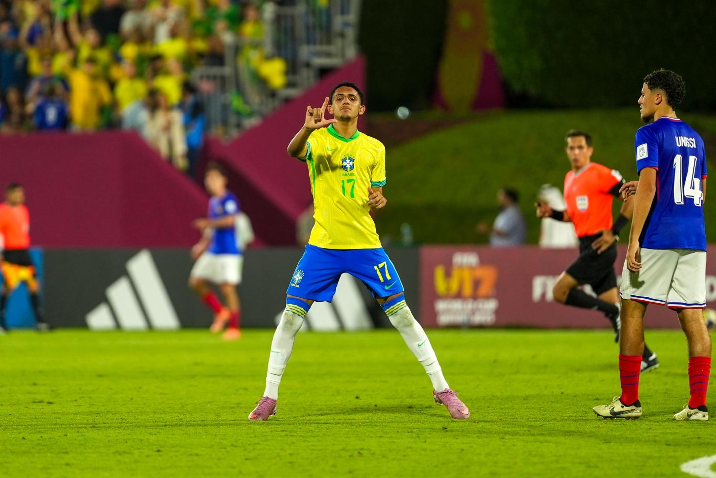 Pietro Tavares vibra com gol marcado e classificação: 