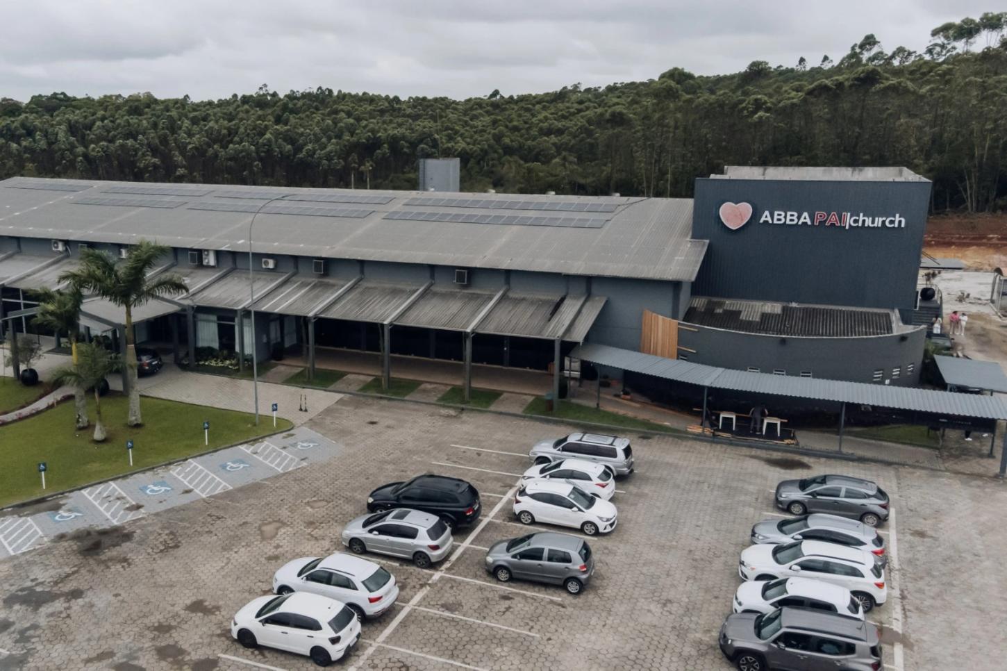 Abba Pai Church amplia cursos e projeta formação acessível para a comunidade