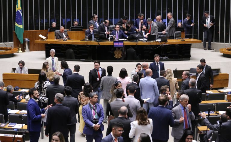 Câmara aprova dois acordos internacionais; propostas vão agora ao Senado