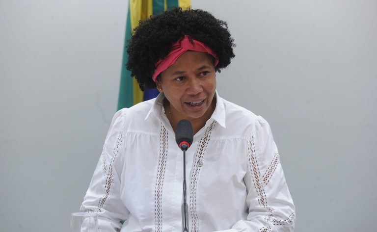 Comissão de Saúde aprova proposta sobre capacitação contra câncer infantil