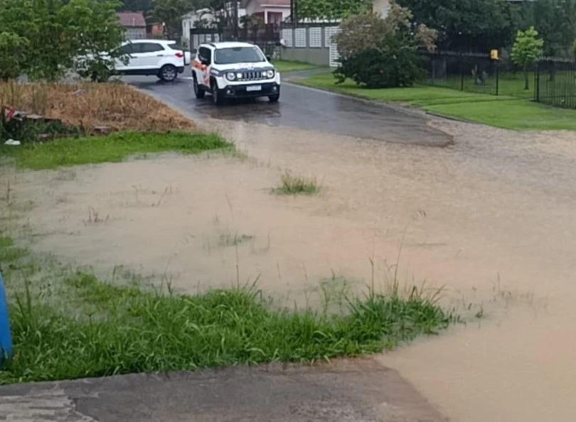 Moradores de Cocal do Sul cobram solução após alagamentos em bairros da cidade