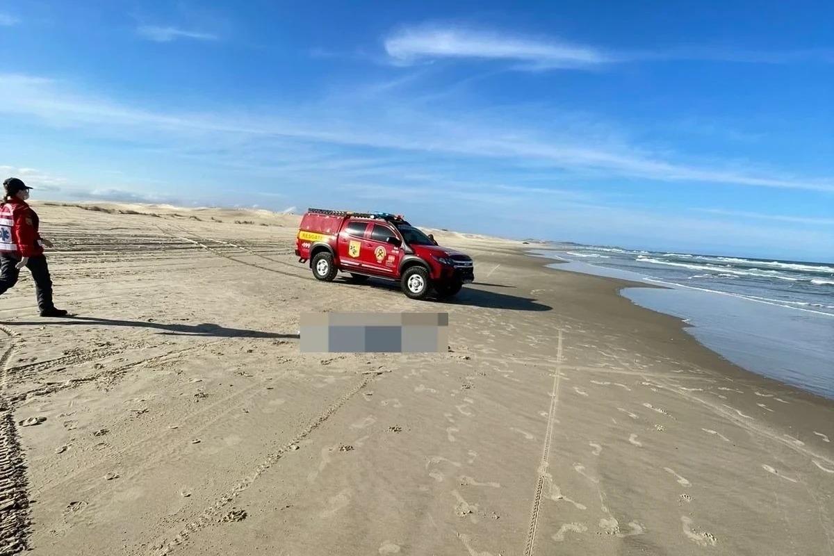 Homem morre afogado ao tentar resgatar jovem em Jaguaruna