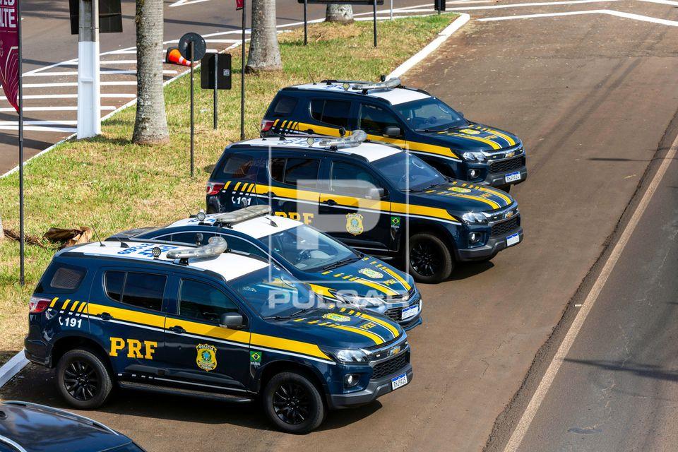 PRF FLAGRA MOTORISTA EMBRIAGADO, SEM CNH E DIRIGINDO EM ZIGUE-ZAGUE NA BR-282 EM XAXIM