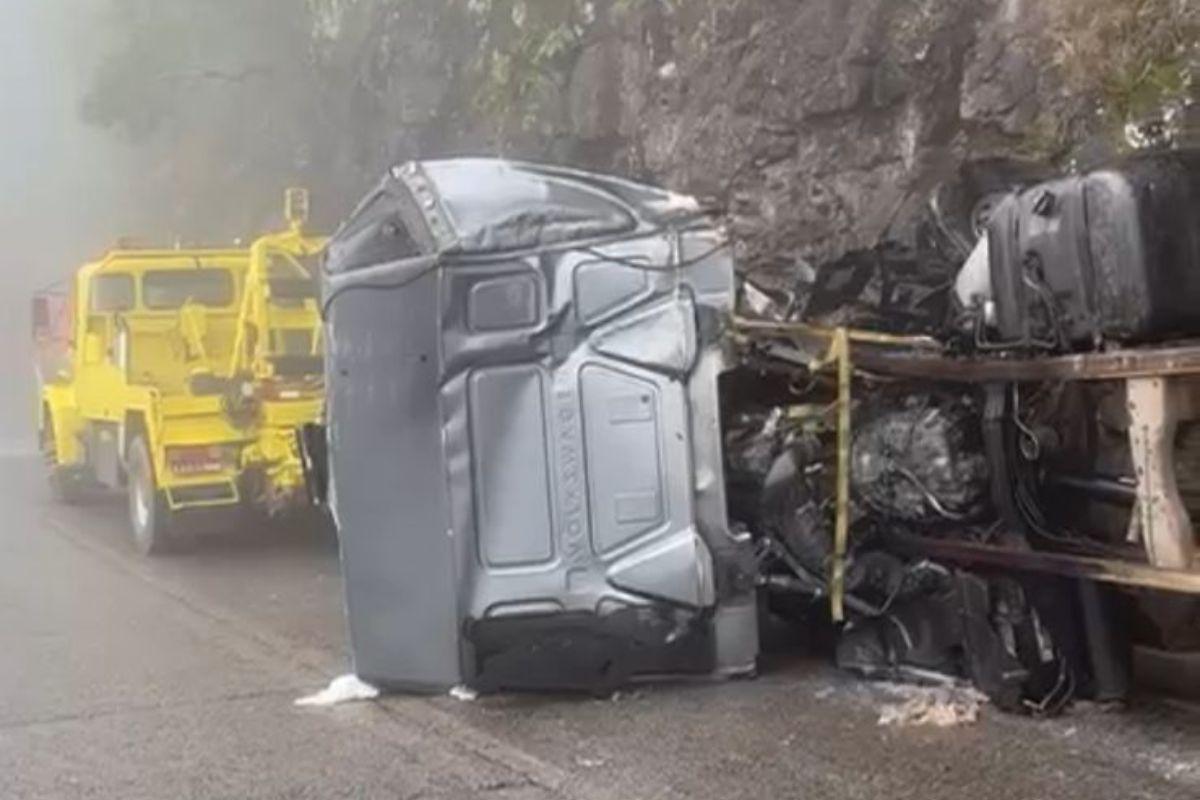 Grave acidente deixa feridos na Serra do Rio do Rastro neste domingo