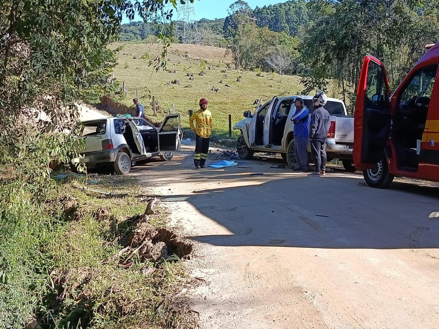 Motorista morre após grave acidente entre carro e caminhonete em Cocal do Sul