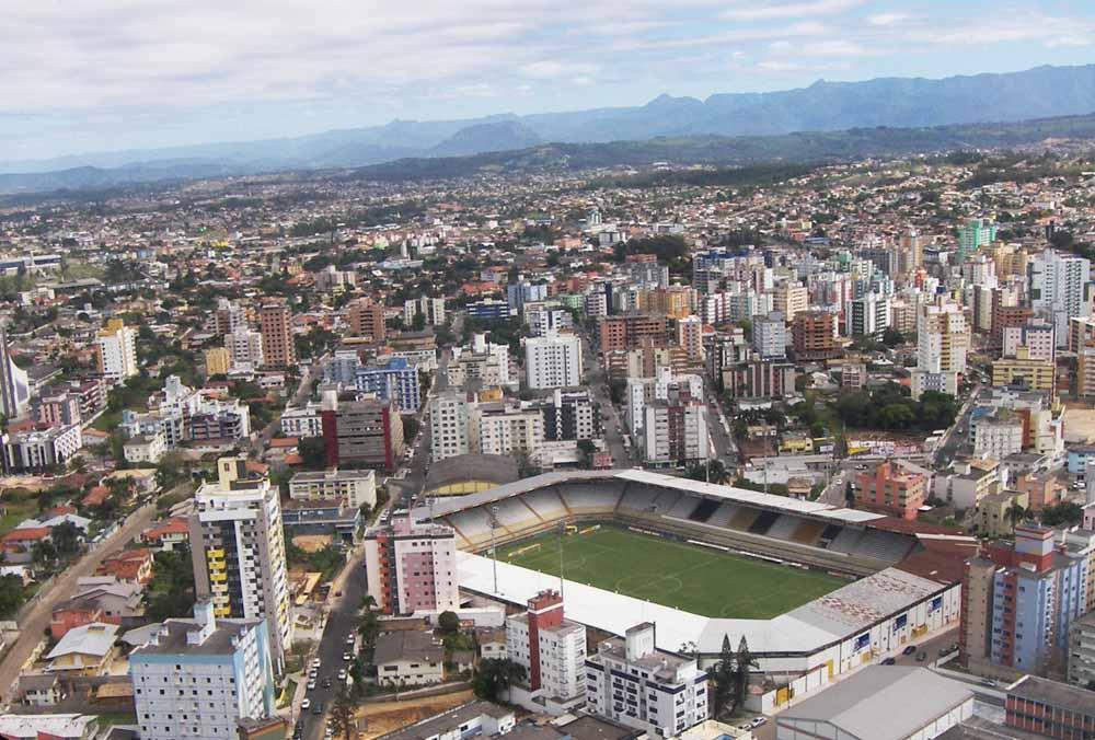  PRINCIPAIS NOTÍCIAS DE CRICIÚMA E REGIÃO   Chuva forte causa alagamentos e alerta até quarta-feira; obras avançam e Tigre segue líder na Série B   A chuva forte que atingiu o Sul catarinense nesta segunda-feira (20) foi o desta