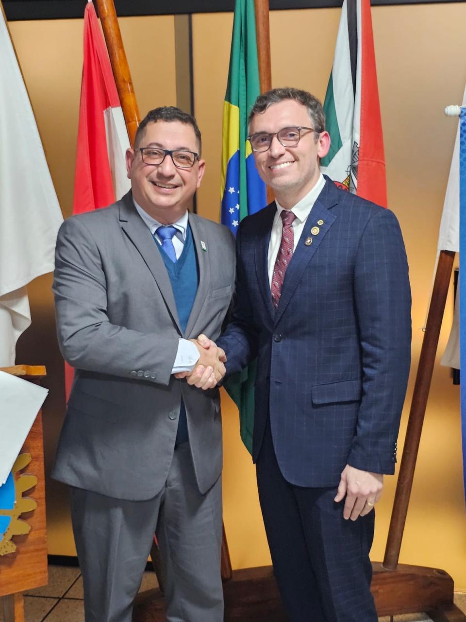 Rotary de Cocal Do Sul Empossa nova diretoria