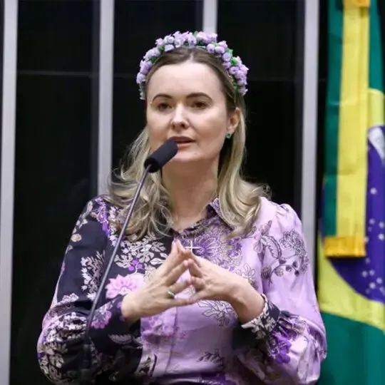 Única deputada de SC em Brasília, Júlia Zanatta acompanha julgamento de Alexandre de Moraes*