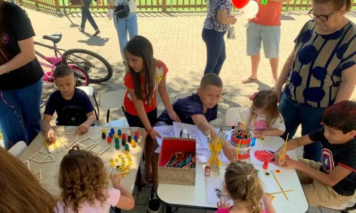 Cães são adotados durante ação especial do Dia das Crianças em Orleans