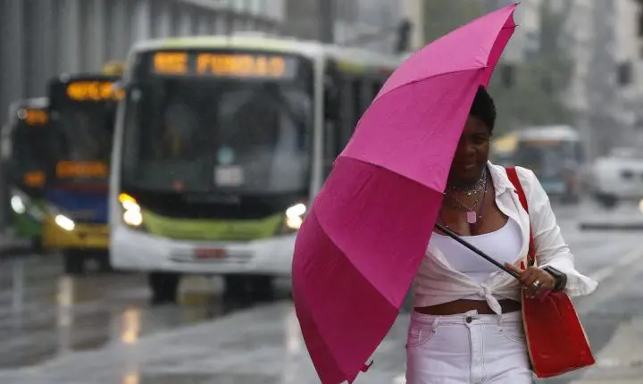 Chuva no RJ cancela show em transmissão gratuita de jogo do Brasil