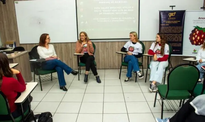 Cine-debate promove reflexão sobre violência em relacionamentos