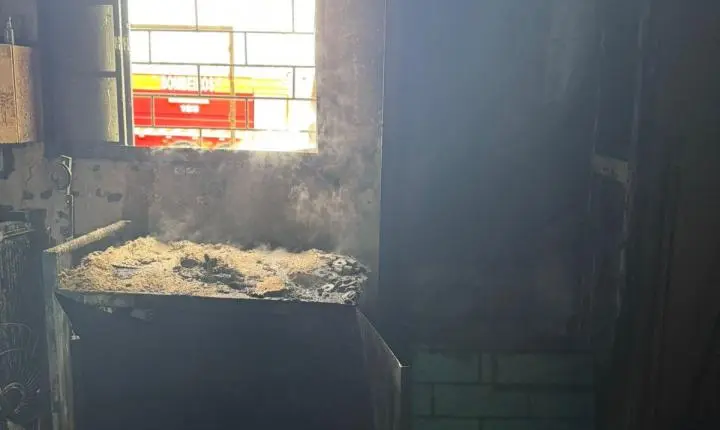 Incêndio atinge indústria cerâmica em Criciúma: ação rápida dos bombeiros evita maiores danos