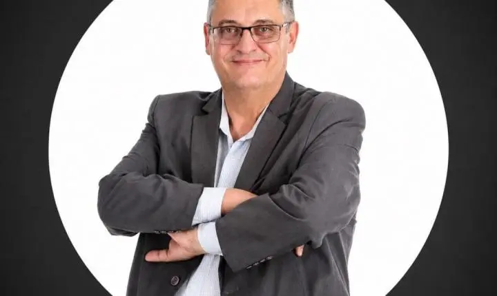 Morre Ricardo Strauss
