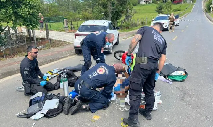 Motociclista morre após grave acidente com carro em Cocal do Sul