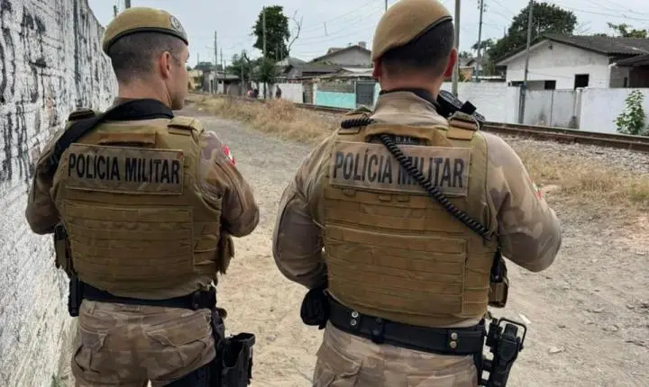 Mulher é agredida e expulsa de casa pelo companheiro durante discussão