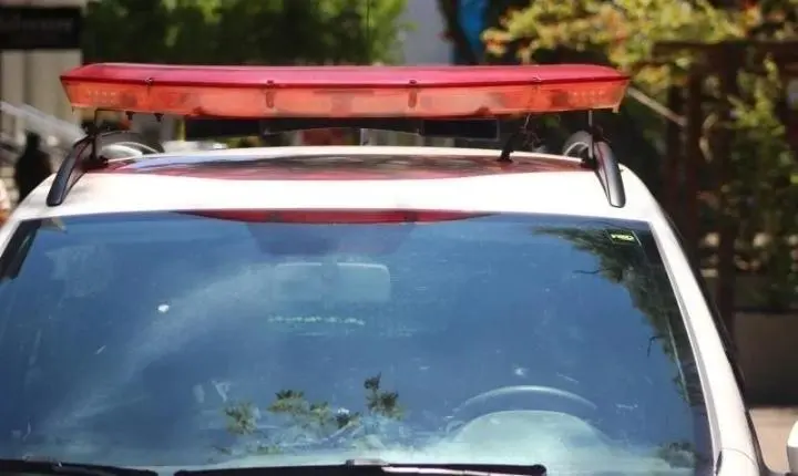 Mulher é amarrada e mantida em cárcere privado pelo companheiro