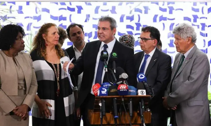 Operação policial no Rio tem críticas e defesas de deputados federais