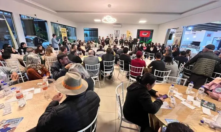 Rafael Pezenti reúne lideranças e mais de 180 pessoas em reunião de trabalho em Sombrio