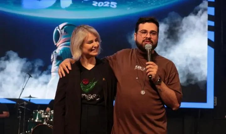 Reitora em exercício da Unesc palestra para mais de 2 mil jovens no Dia Nacional da Juventude