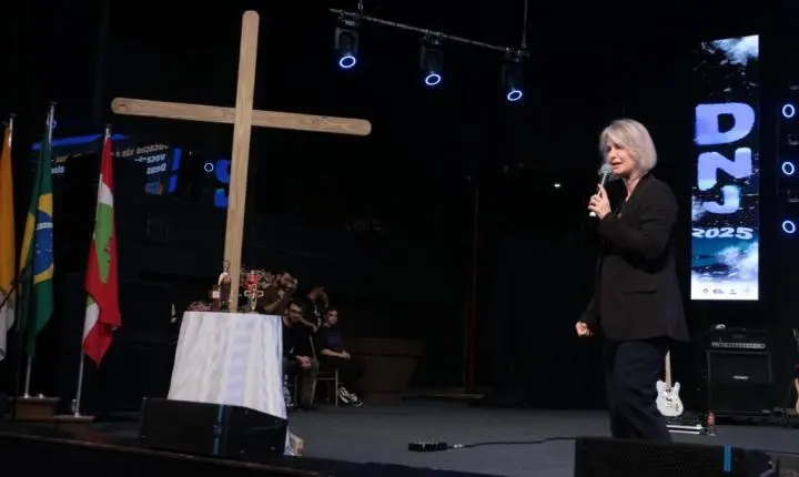 Reitora em exercício da Unesc palestra para mais de 2 mil jovens no Dia Nacional da Juventude