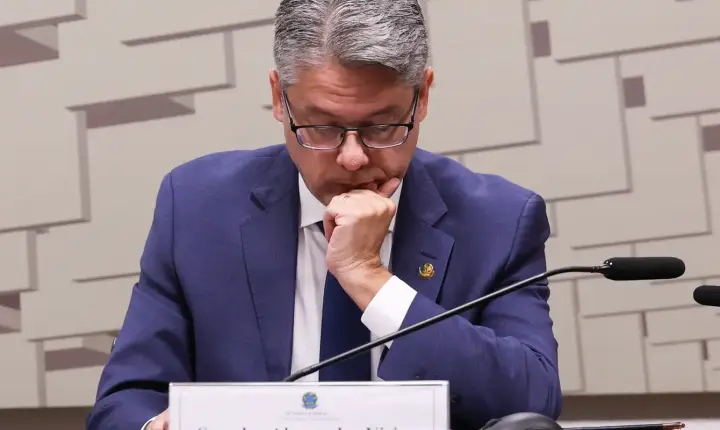 Relator da CPI pede indiciamentos de Toffoli, Moraes, Gilmar e Gonet