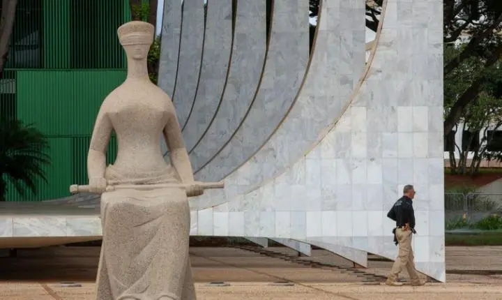 STF adia final de julgamento sobre nomear parentes para cargo político